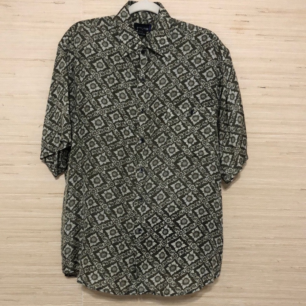 Men's Green Floral Pattern 100% Silk Button Up Short Sleeve Shirt size Medium